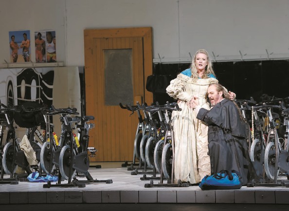 长假期间，申城高水平演出吸引各地观众纷至沓来