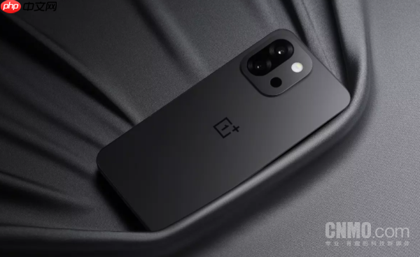 一加15T最新配置曝光 165Hz小直屏+7500mAh大电池