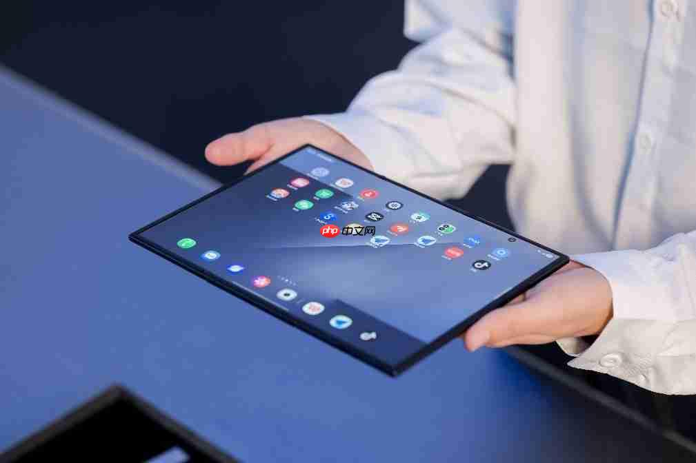 宽阔巨屏 智能交互 三星Galaxy Z TriFold攀越移动生产力高峰