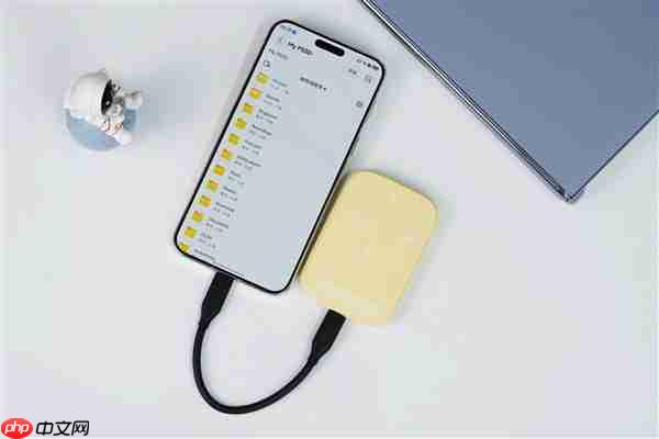 可磁吸绝配iPhone！长江存储致态灵潮流版移动SSD 2TB图赏