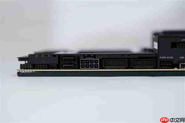 限量1000块！微星MEG X870E GODLIKE X EDITION主板图赏