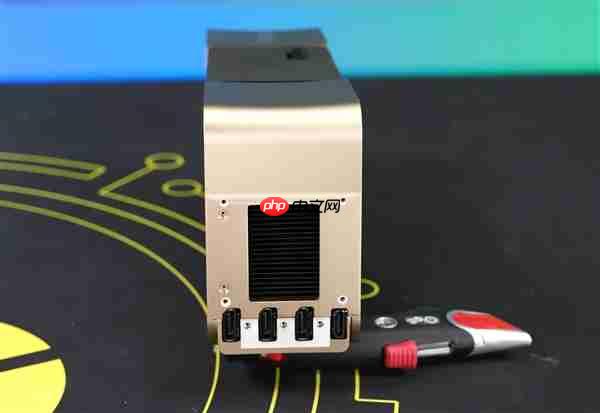 NVIDIA从未发布的900W显卡Titan Ada！被大神拆解了