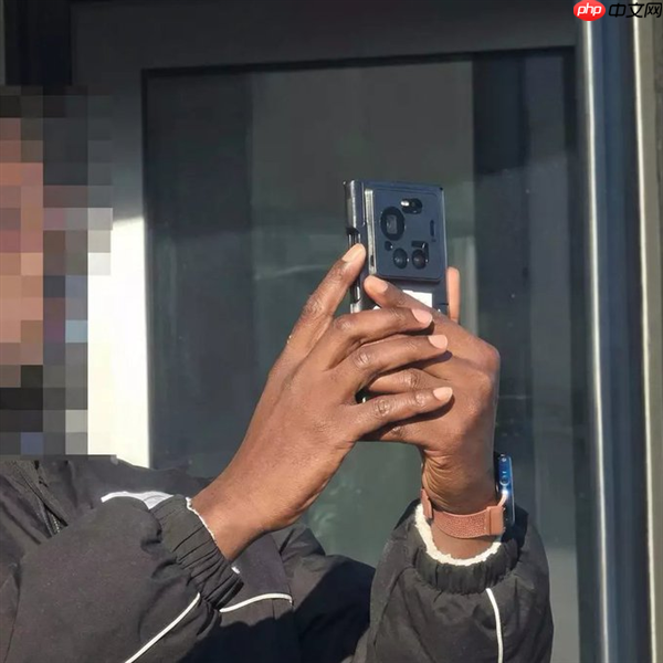 小米17 Ultra外观渲染图来了：经典大圆镜头回归 没有背屏