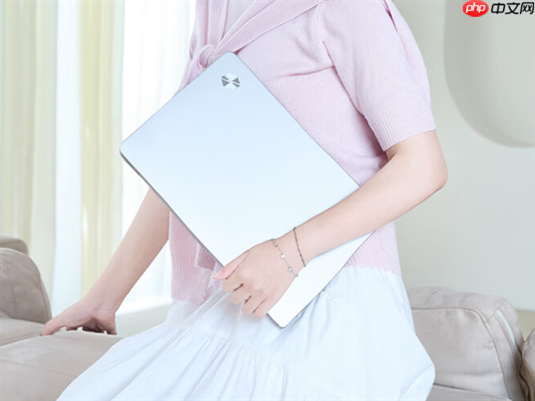 机械革命星耀14星光白轻薄本上新：锐龙AI 9 H 365首发6299元