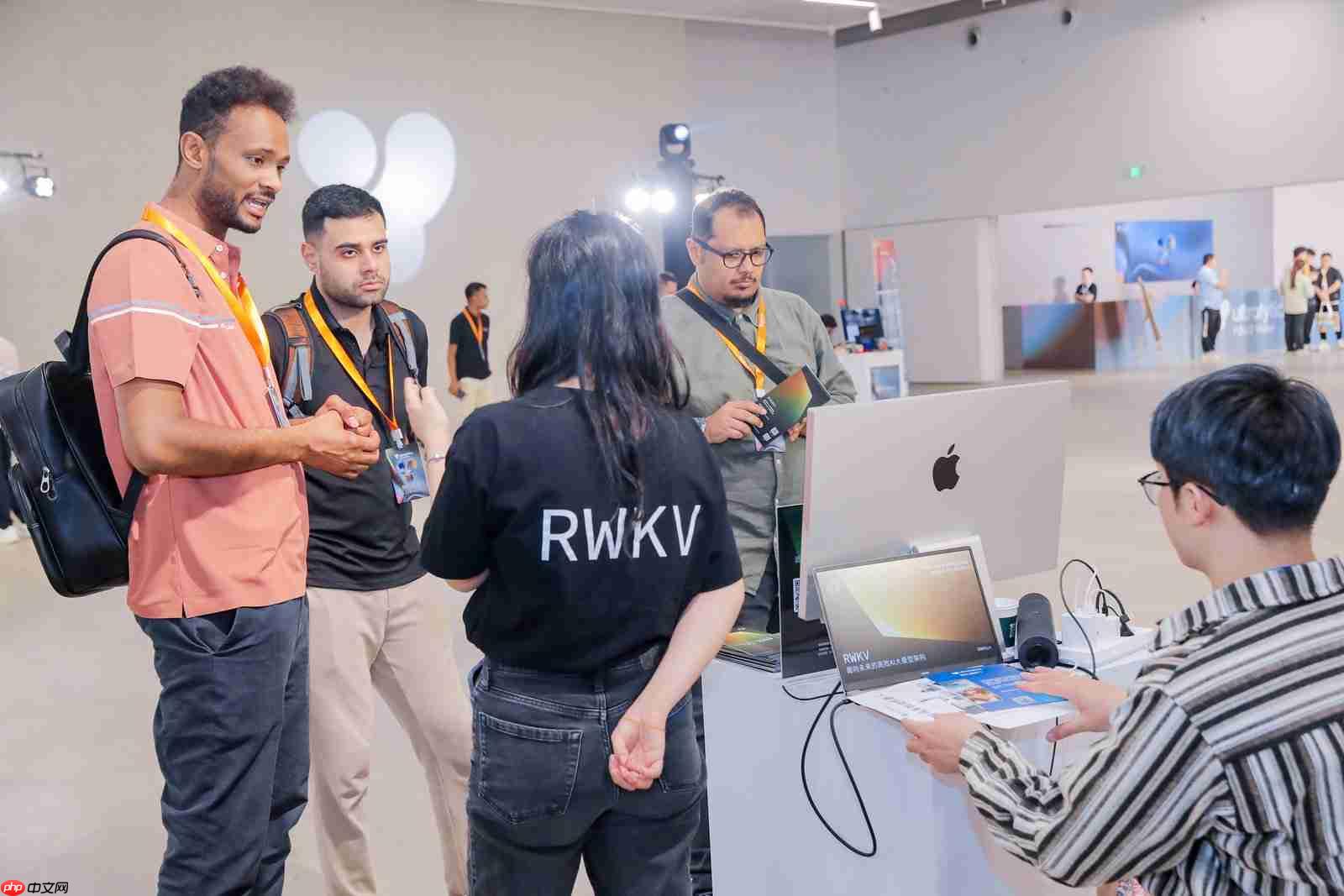 RWKV社区十月动态：RWKV8 ROSA 机制公布，RWKV7-G0a3 7.2B 发布，10 篇论文