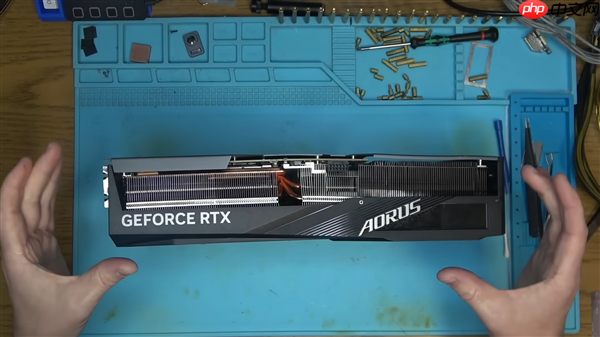 没见过如此惨烈的RTX 4090！严重扭曲、GPU/显存/电感全烧毁