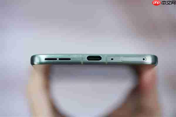 5.99mm超薄机身！联想moto X70 Air图赏