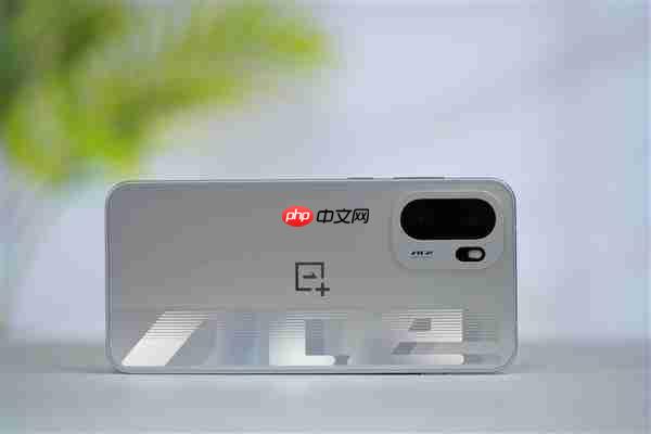 同档唯一165Hz超高刷直屏！一加Ace 6图赏