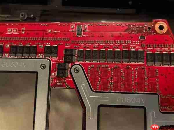 动手改装RTX 4090笔记本：性能暴增20%逼近RTX 5090！