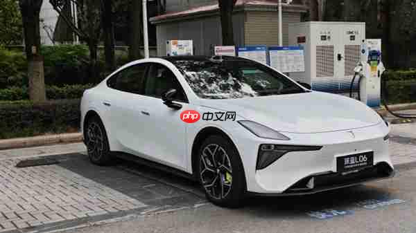 陈震回应“高质量粉丝”质疑：深蓝L06比特斯拉Model 3强的多！