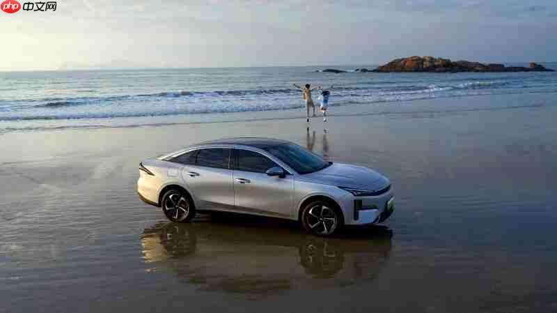 荣威纯电D6以72.8%得房率，承包十万级家轿幸福感