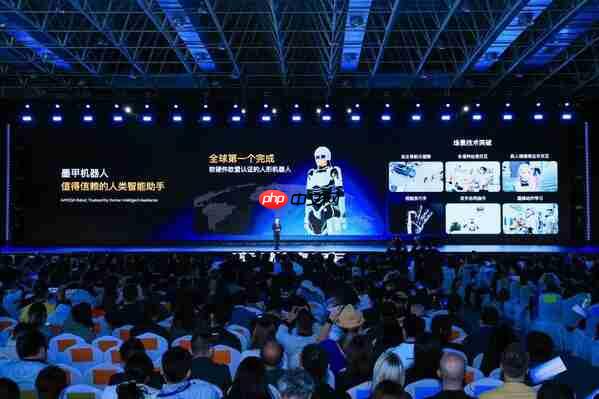 从讲PPT到全流程接待，墨甲机器人2025奇瑞全球创新大会