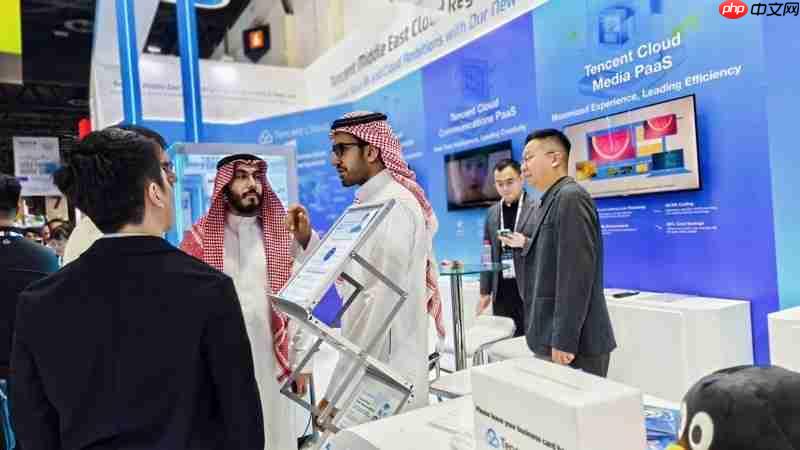 腾讯云亮相GITEXGLOBAL 2025，携手阿联酋Tawasal升级超级应用体验