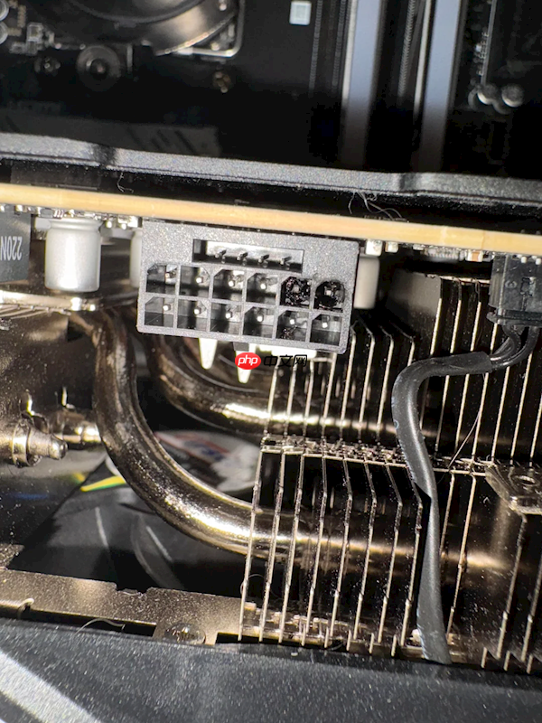 12V-2x6 16针供电接口真没法要了！48小时烧了四块RTX 5090