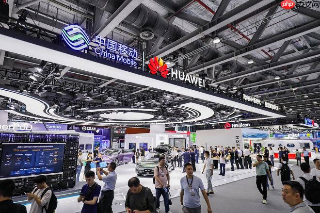 华为擎云亮相中国移动全球合作伙伴大会与千行百业共绘产业升级新蓝图