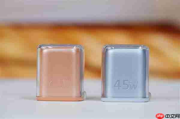 完美适配iPhone17全系快充！倍思同芯充Pro快充充电器套装图赏