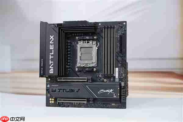高性价比游戏利器！七彩虹战斧B850M超级黑刃主板图赏