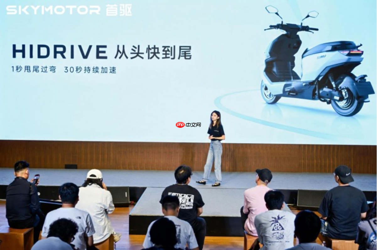 首驱发布“智能出行机器人”，三大行业技术重塑两轮赛道