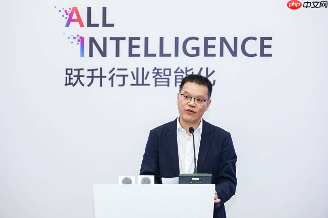 华为联合伙伴发布城市交通大模型解决方案