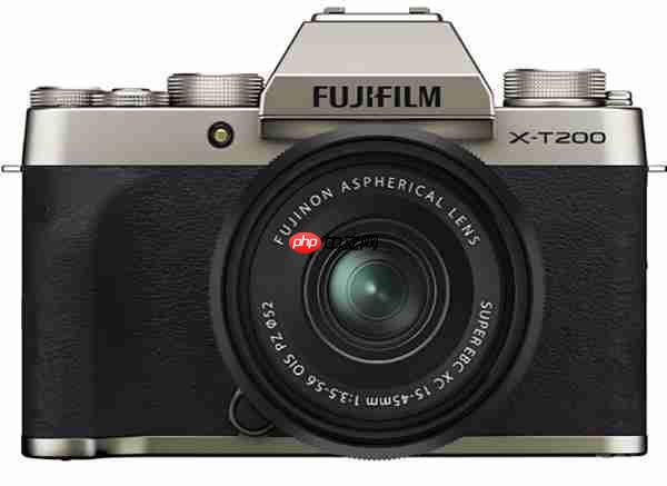 2025 旅行微单首选：佳能 R50V 获专业评测推荐  8000 元以内视频拍照全能机