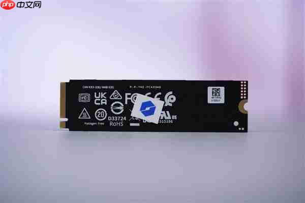 升级长江存储PC450固态硬盘 机械革命耀世16 Ultra图赏