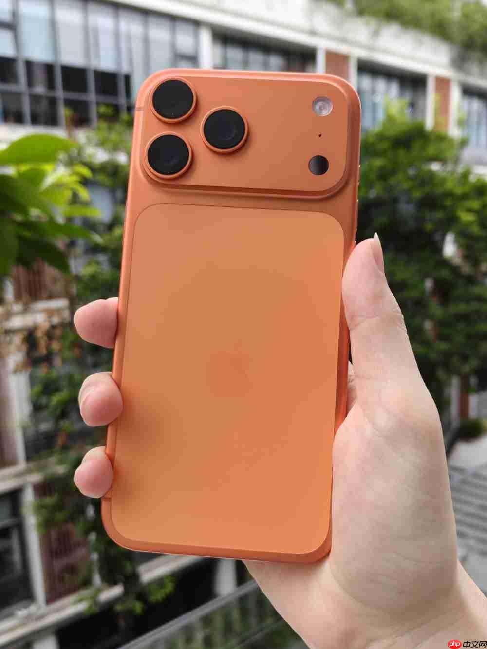 iPhone 17 Pro Max评测：外观终于大改，还不发烫了？