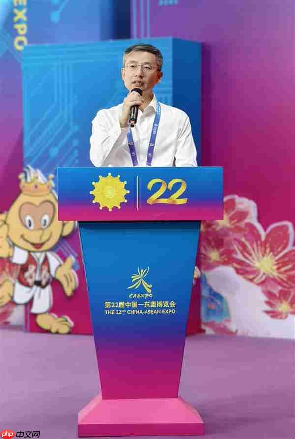 胃癌病理诊断垂域模型首发亮相东盟  麦克奥迪与智能院携手共研启新篇！