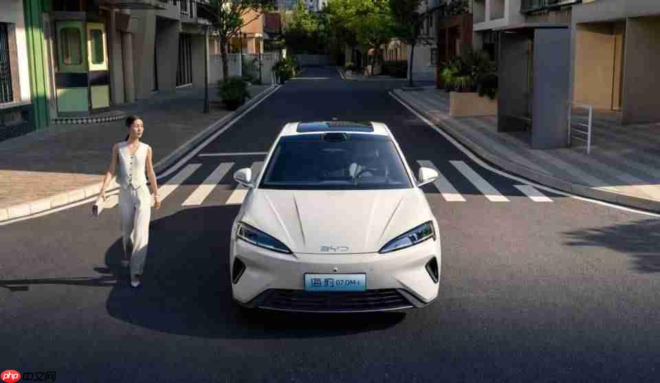 入门即满配，比亚迪2026款海豹07DM-i正式上市，14.98万元起