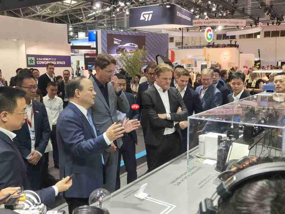 谁更吸引老外？慕尼黑车展纪实：中国车圈大佬亲自迎客，一切只为全球化