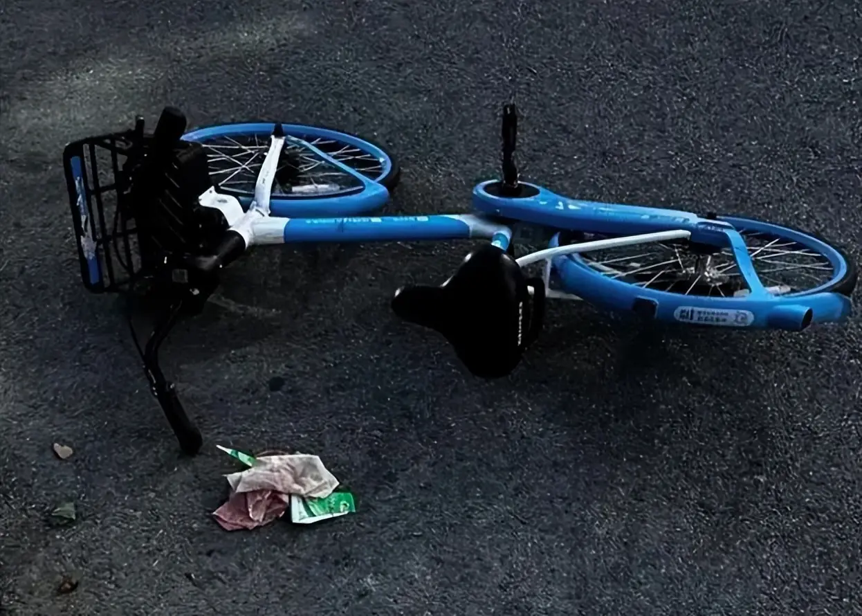 共享单车骑行中自动落锁？致多人摔伤 - php中文网