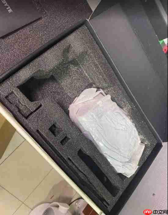 离谱连续剧！先是买到没GPU的RTX 5090：再买RTX 5070 Ti却收到一包盐