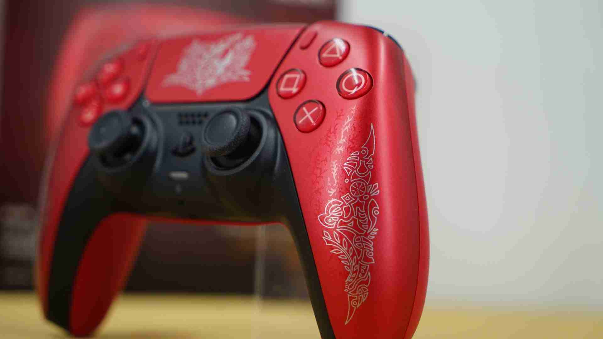 PlayStation《怪物猎人 荒野》联动限量PS5 DualSense手柄开箱图集