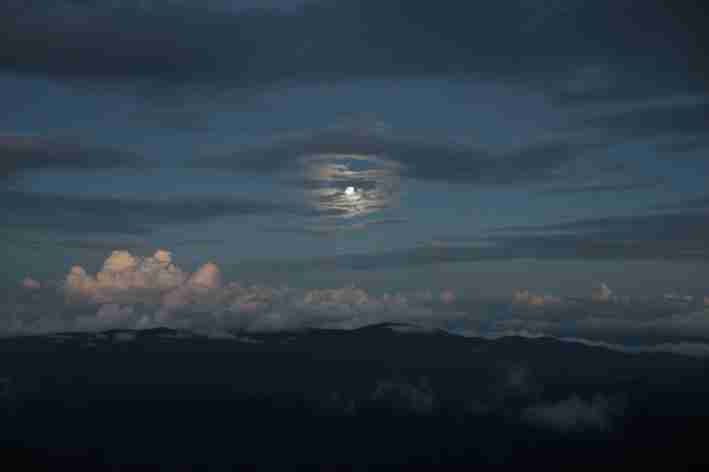 佳能发布恒定F2.8光圈轻量化超广角变焦镜头RF16-28mm F2.8 IS STM