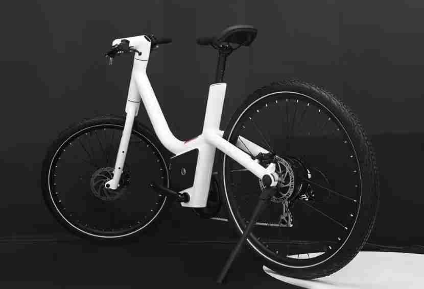 爱玛Rizoma概念车CES2025全球首秀