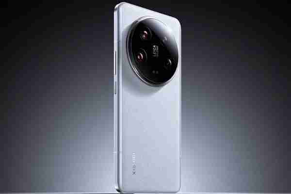 小米15 Ultra渲染图出炉：独一无二四摄模组 辨识度拉满