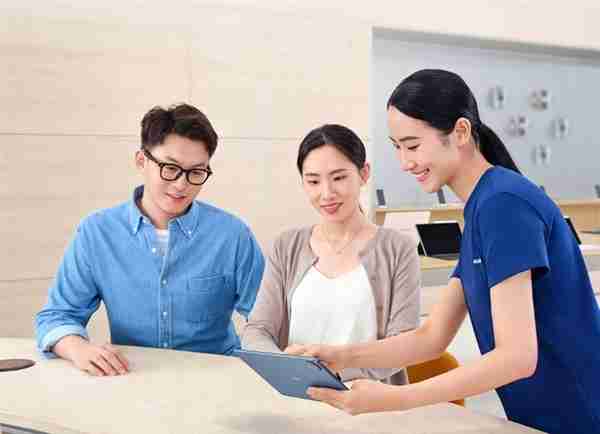 华为2025年首个服务日开启！权益升级：新增穿戴设备免费贴膜等