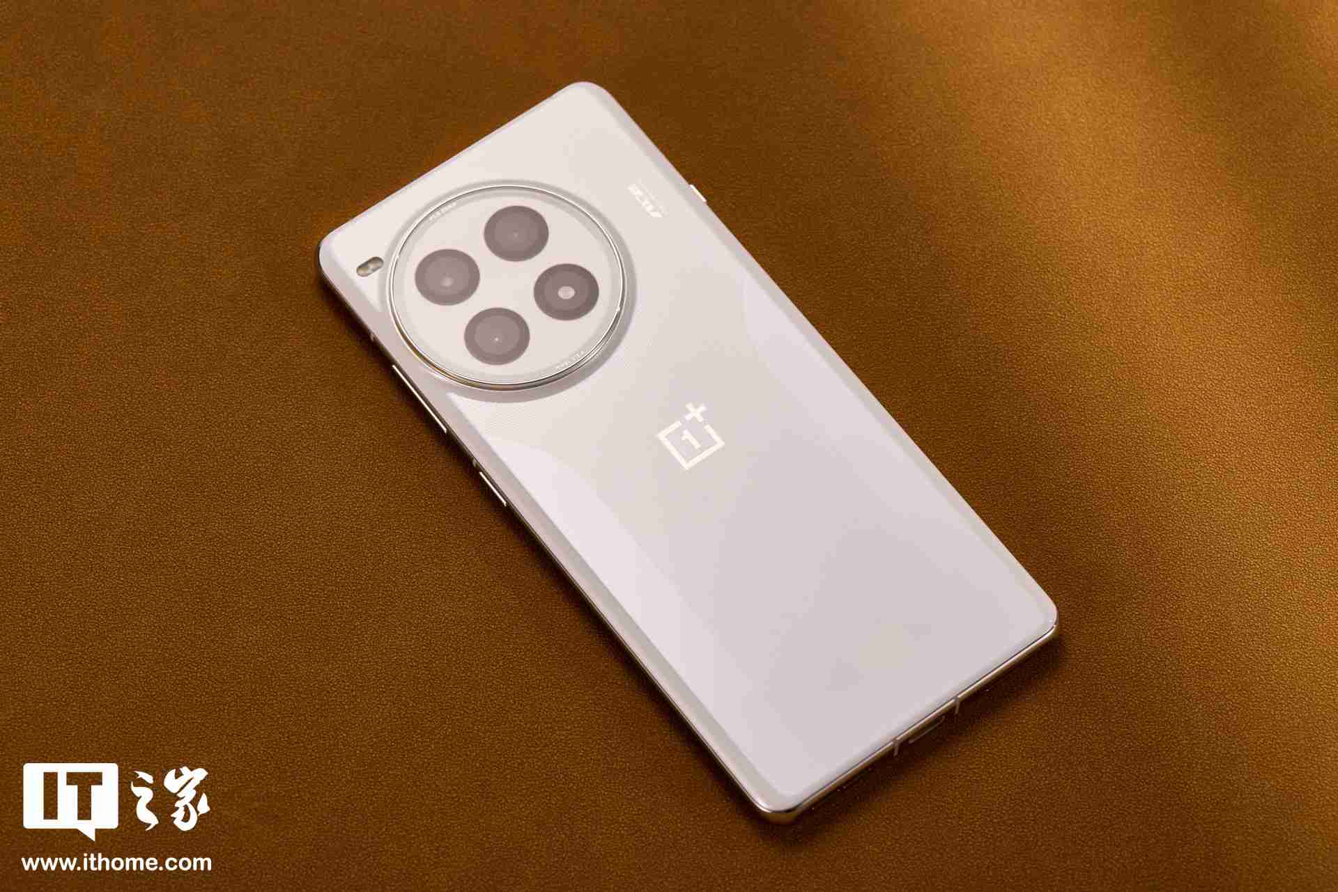 首次双杯齐发，一加 Ace 5 系列新机官宣“下月见”