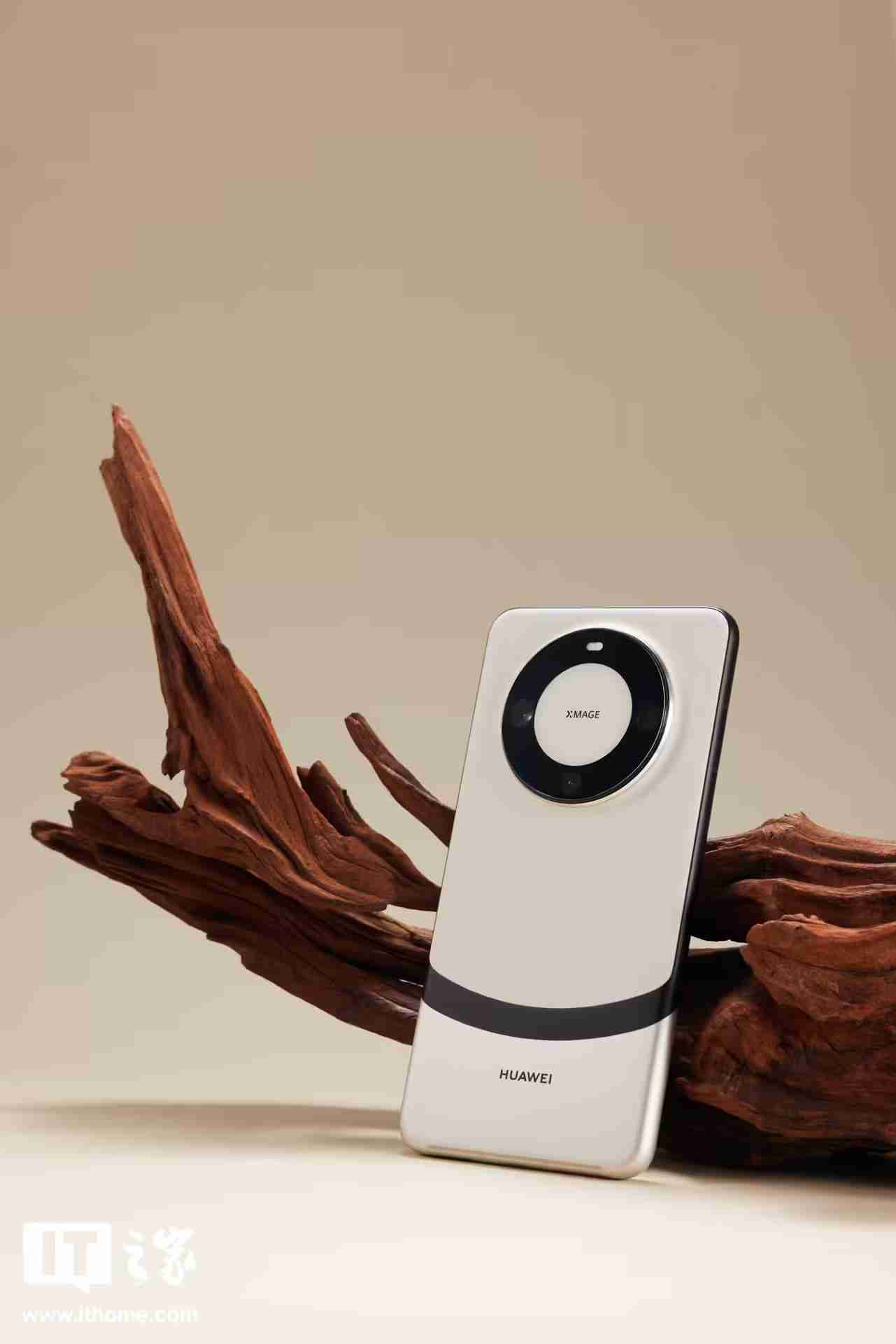 第三方保护壳厂商预热“华为新朋友”手机壳：硕大相机模组开孔、圆润R角