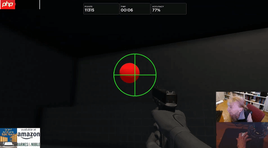 我奶奶来真能架住！网友晒95岁奶奶FPS练枪日常