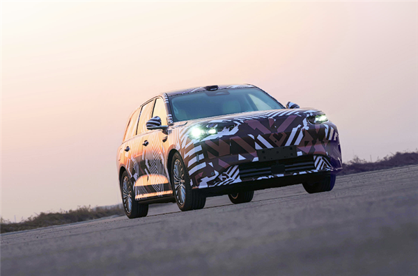 车长超5.3米的全尺寸 长城魏牌旗舰SUV谍照发布：转弯超灵活