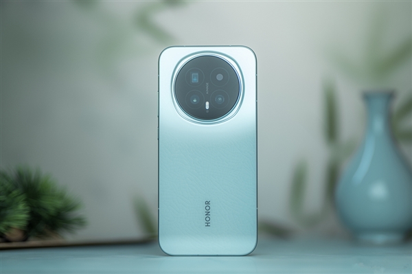 荣耀Magic9系列屏幕已打样：新增Pro Max版 全系直屏