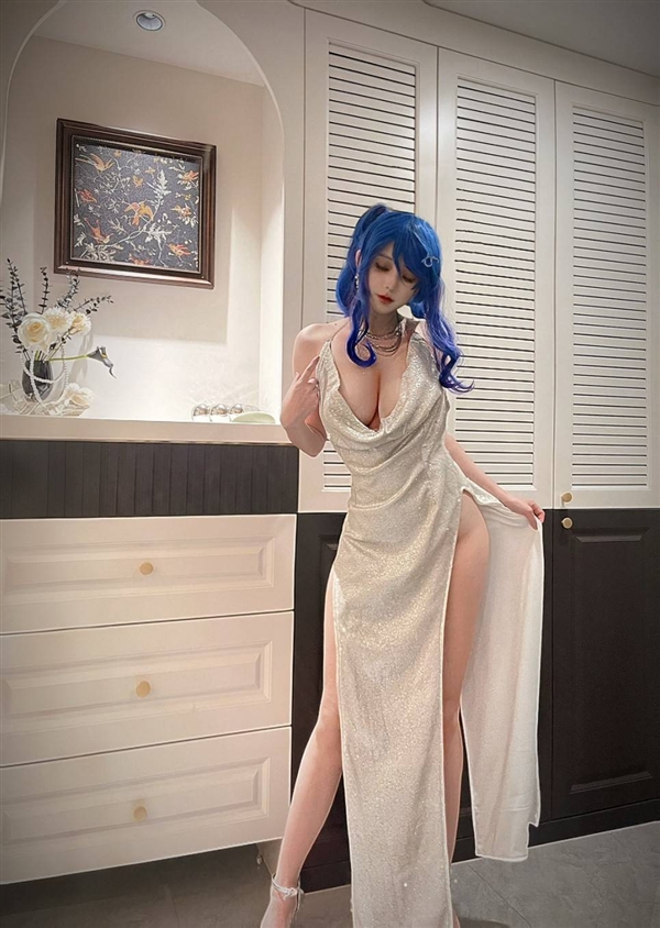 美女Coser被绅士画师肯定：让人心动了