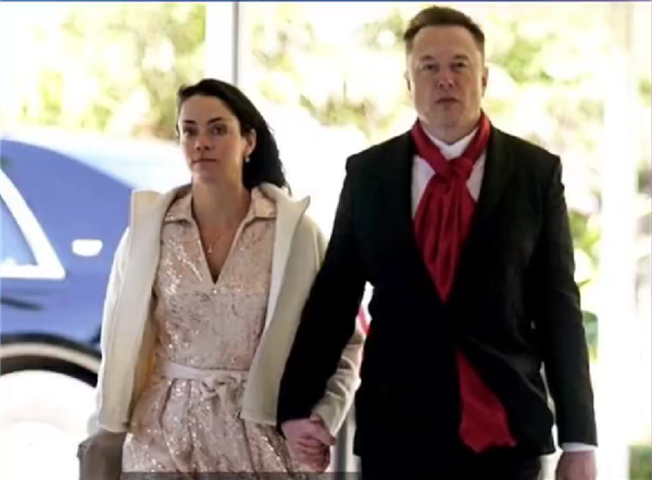 马斯克牵手印度裔女友参加婚礼：两人共育有4名子女