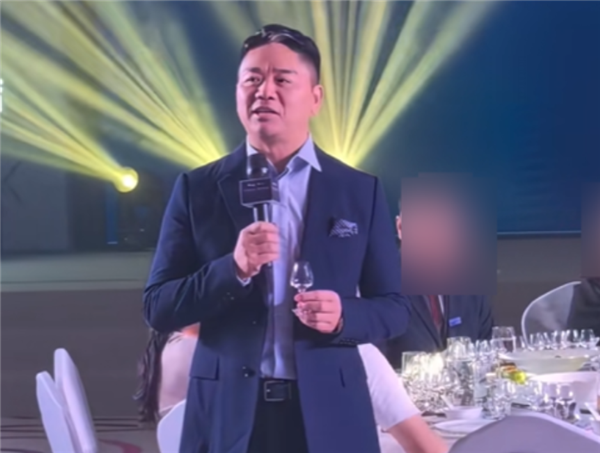 刘强东给春节在岗员工发钱！连续9天 日均新增投入1.5亿