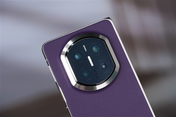 双折叠巅峰之作！华为Mate X7典藏版图赏