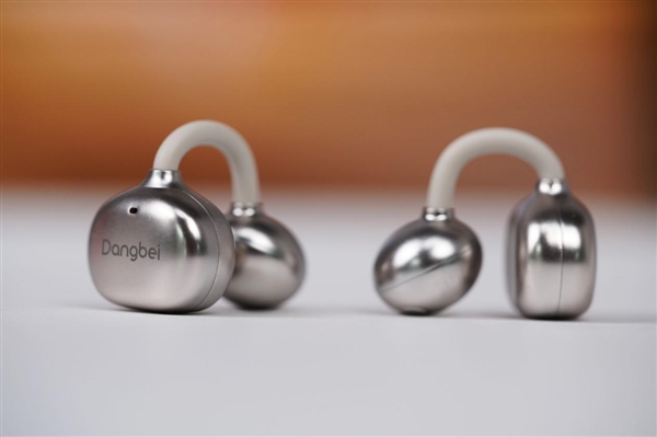 耳机盒居然带屏幕！999元当贝Air 1图赏